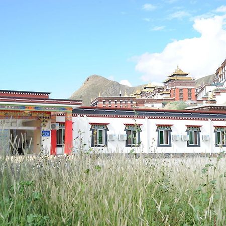 Wanrun International Resort Hotel In Tibet Xigaze Exterior photo