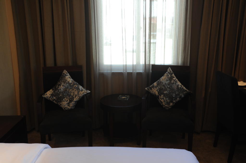 Wanrun International Resort Hotel In Tibet Xigaze Room photo