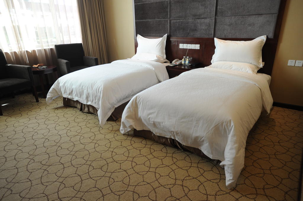 Wanrun International Resort Hotel In Tibet Xigaze Room photo