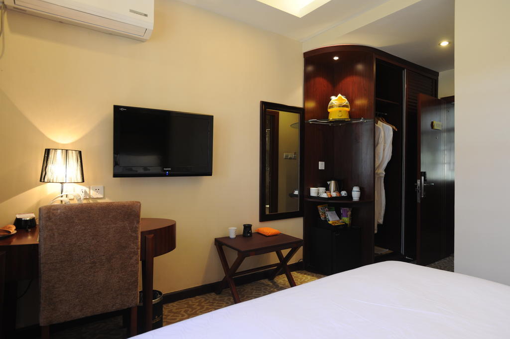 Wanrun International Resort Hotel In Tibet Xigaze Room photo